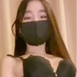 最为卖力的主播《八月未央》