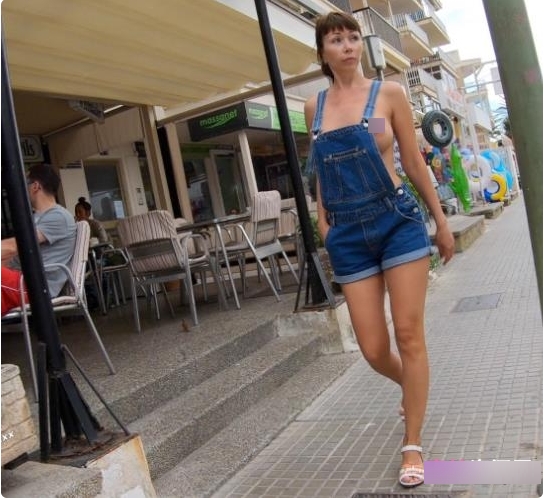 某推超人气诡异奇特风成熟女人欧美露出大神（naughty_lada）完整合集【