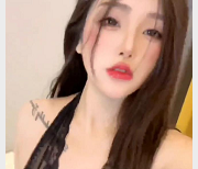 高品质神颜窈窕身材主播（心甜）2022最新露脸重金定制私拍合集