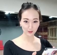 舞蹈培训班美女老师外出兼职，玲珑有致的身材让学生深陷其中[1V+824MB]