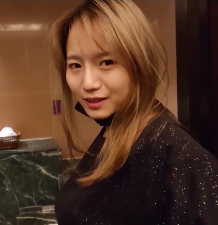 精选边缘女模特