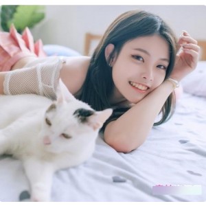 可爱学生妹JVID展现精致气质和秋波