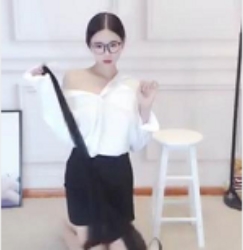 网易CC小恩雅L点跳舞6V-323M