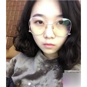 私密群内部散播的最新原创高端社保服务，美女露脸