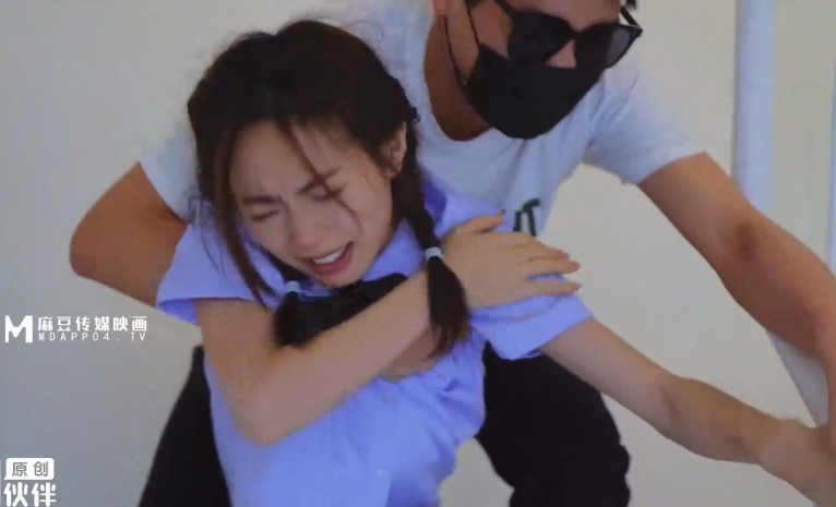 “夏雨荷1+301m自行打包艾薇，让你畅享百度盘的长治传媒CZ0004wei,xing欺负女学生！”