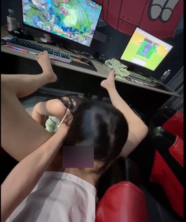 《高清暴怒喷泉内释，1V641MB新作玩游戏，上边强制口享受！》