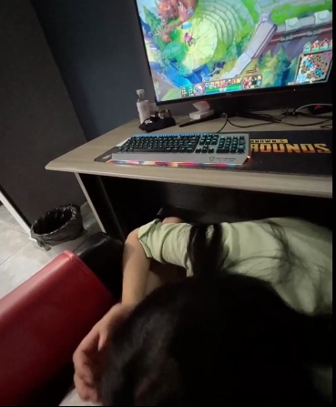 《高清暴怒喷泉内释，1V641MB新作玩游戏，上边强制口享受！》