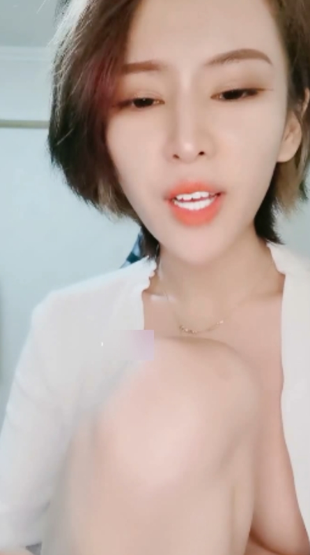 《网红蔡美仁动作美到爆，1v+2.08G高清视频，快手抖音70万粉丝专属，限时打包下载！》