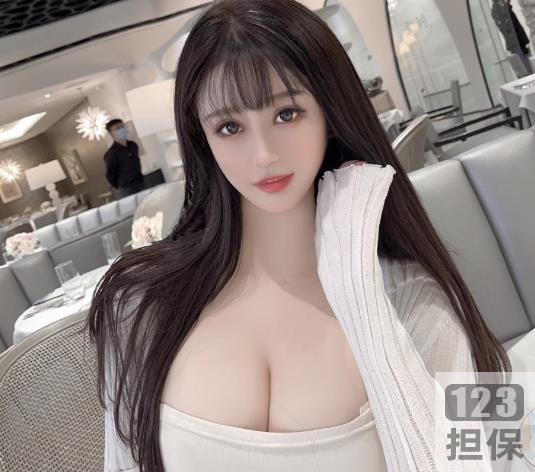 九头身网红美女展示迷人身材