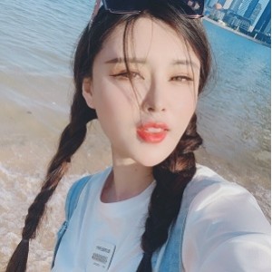 抖音美少女与萌宠合作的作品