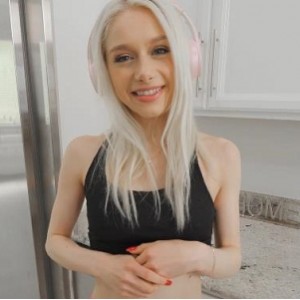 欧美新视讯自由国时长58分钟新片，三人游女同肛J颜S大团建精彩表演