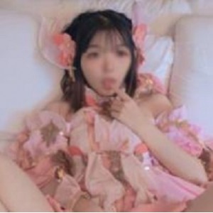 露脸COSER小余秀萝套图动漫角色