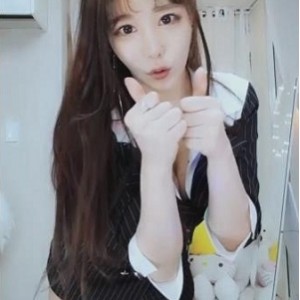 网红《heartmhoney》私人订制合集[NV+8g][百度盘]