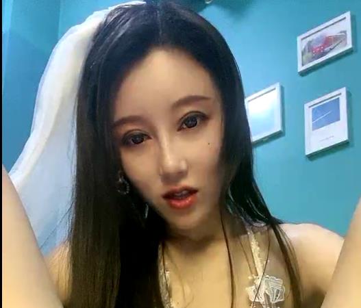 顶级直播婚纱阿姨最新合集3V1.4G,车灯道具秀