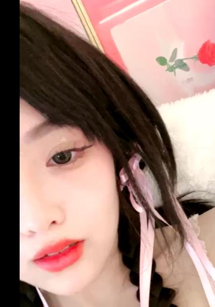 自拍快手资源合集绵绵冰最新5小时1V2.2G，瘦脸跳帧道具秀