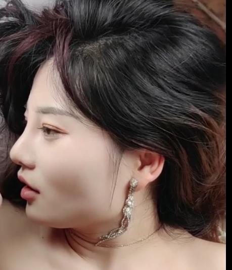 绿M四人游精彩合集1V2.1G，自拍解压教程，时长1小时