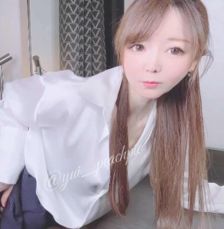 樱花妹yui最新宾馆秘书1V1.86G，百度盘解压请勿在线