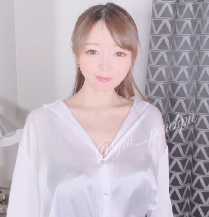 樱花妹yui最新宾馆秘书1V1.86G，百度盘解压请勿在线