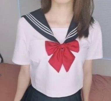 虎牙清纯女神Ameskiss最新合集11V742M，粉嫩初恋的羞涩魅力