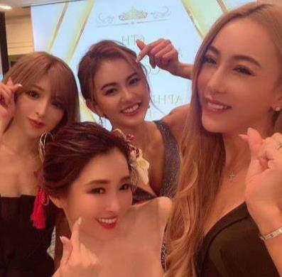 关爱星星的孩纸肥美翘臀私人合集88V66G，清纯女神团，羞涩美腿，丰富多样，适合喜欢纯真与娇羞的绅士们