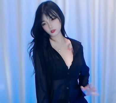 优质美女T衣舞网易梦甜最新合集1V517M，超级无敌黑木耳，舞蹈扭舞