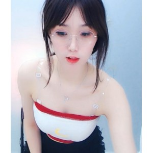 性感主播虎牙静静千元定制合集6VXXG，颜值身材俱佳