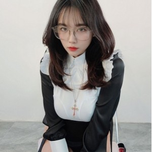 转载搬运百度云CeasonPhotography修女服与黑丝展示合集232P981M，包含多种服装风格