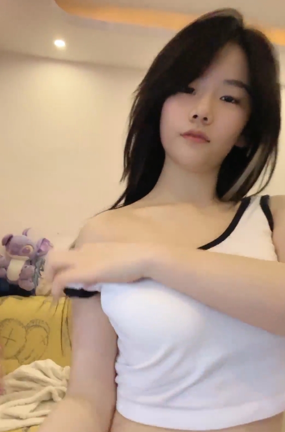 琪琪52V热舞福利定制5.1G半糖超诱人