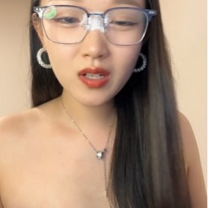 妹子叭嗦眼镜御姐个人秀57部48.6G黑丝珍藏