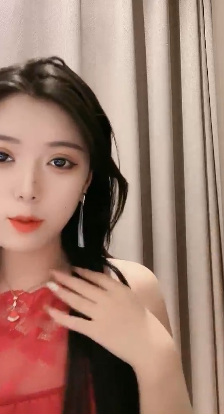 ED2K小球迷的球王给力佳作合集19部451.3G，大罩杯摇动大长腿