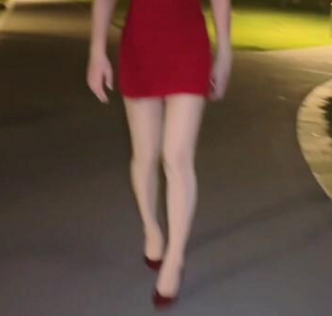 外流包臀嫂公园拍摄门事件2.23G三人行绝密