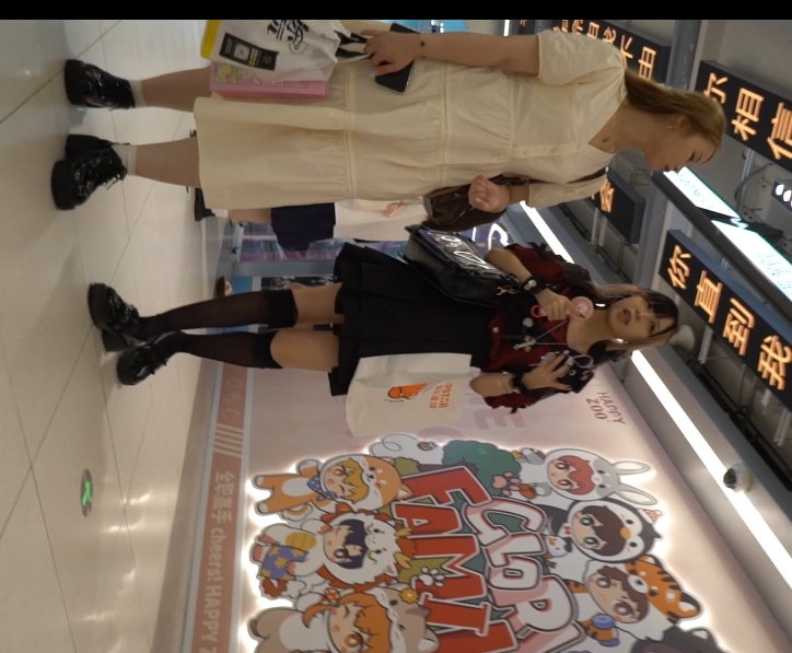 WaltzCD黑裙白内火辣舞蹈视频1部972.3MB