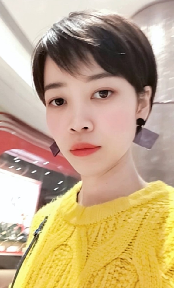 林娜偷吃自拍合集10部苹果云端泄密1.5GB火辣