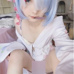 虎牙超人气美女COS作品合集16V1.45G