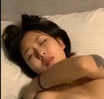 抖音高颜值优质身材网红(王大炮)露脸电钻视频散播