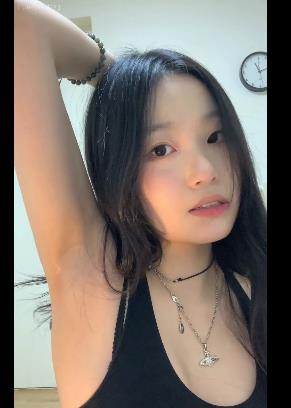 超辣身材yumiOnlyFans私密小视频29部1.6G无圣光合集