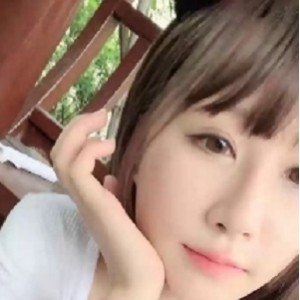 公园凉亭童颜大罩杯学妹偷偷玩弄小玩具1V339M