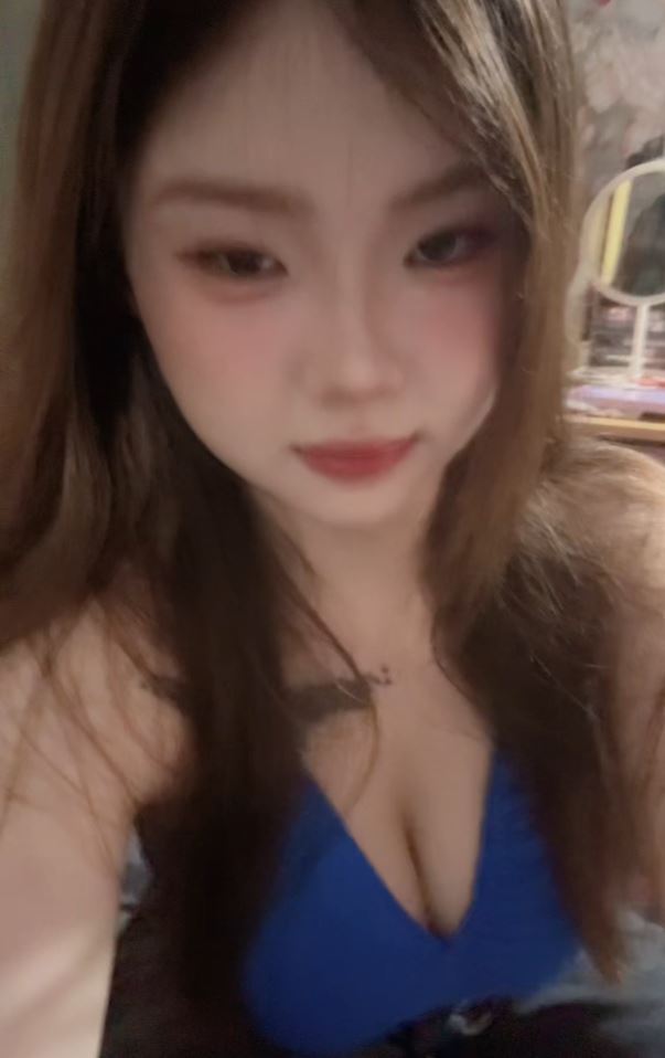 私密泄密白皙大罩杯少女小雪39V+21P1.08GB绿帽分享反差