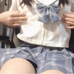 推特沂禾喵喵火辣私拍3套合集7.11G白皙大罩杯太顶了