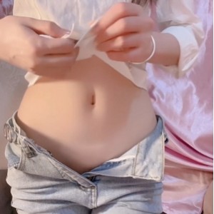 OnlyFans耀灵牛仔裤女上司定制剧情2V2G身材太惹火
