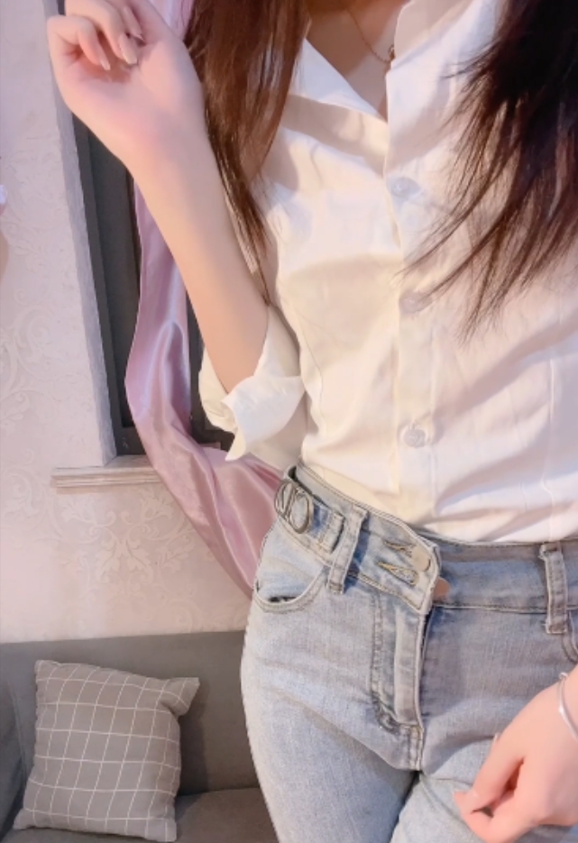 OnlyFans耀灵牛仔裤女上司定制剧情2V2G身材太惹火