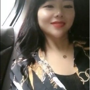 御姐苏妲己直播平台公园一日游1部1.1G空挡真敢玩